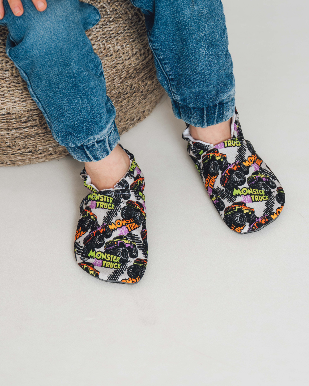 Barefoot copati Monster trucks
